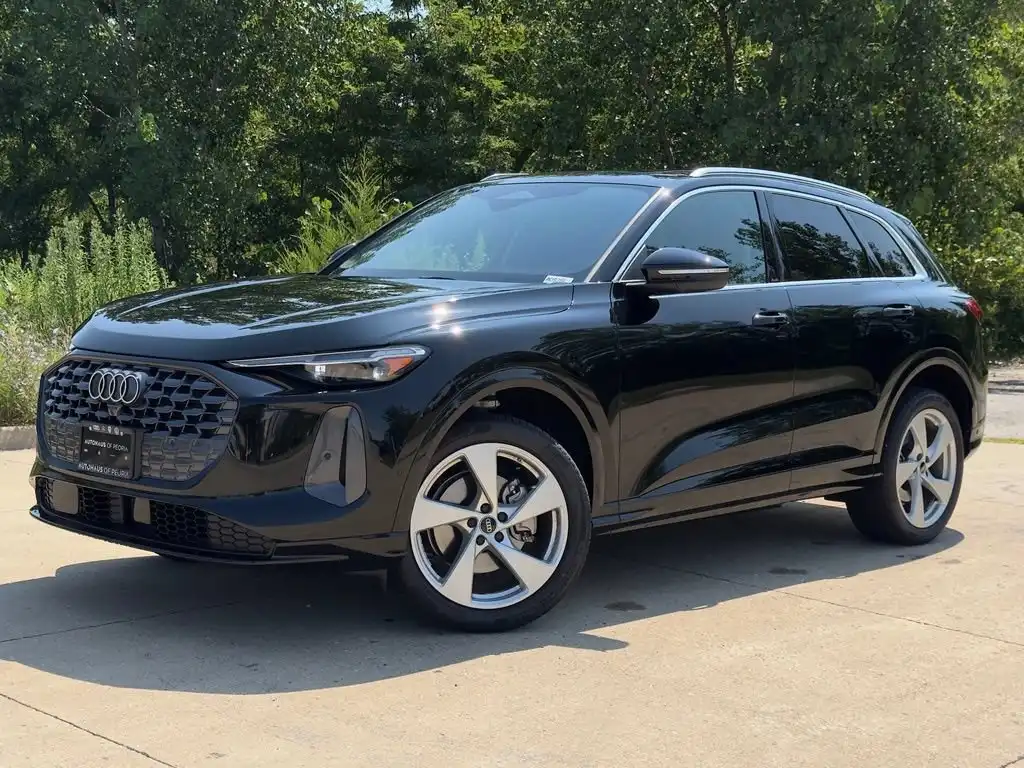 2025 Audi Q5 40 Premium Plus's photo