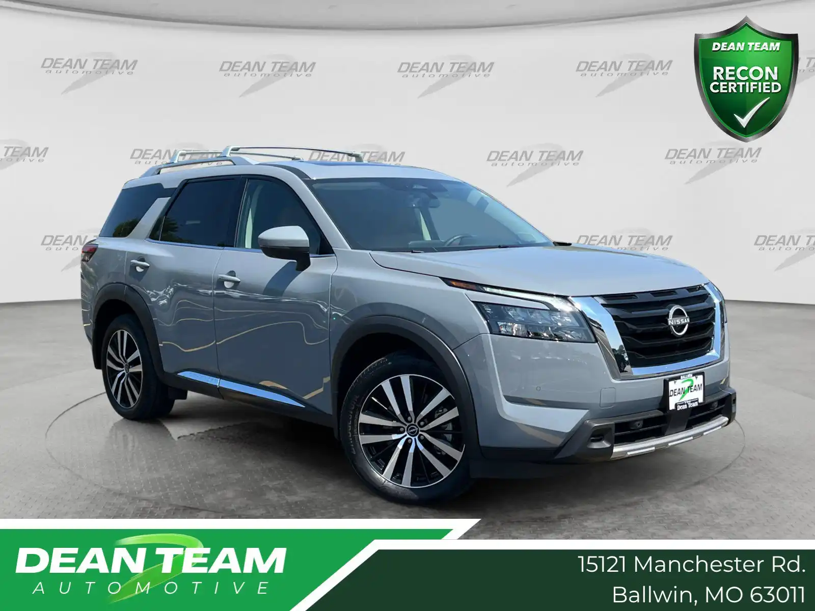 2025 Nissan Pathfinder Platinum 4WD's photo