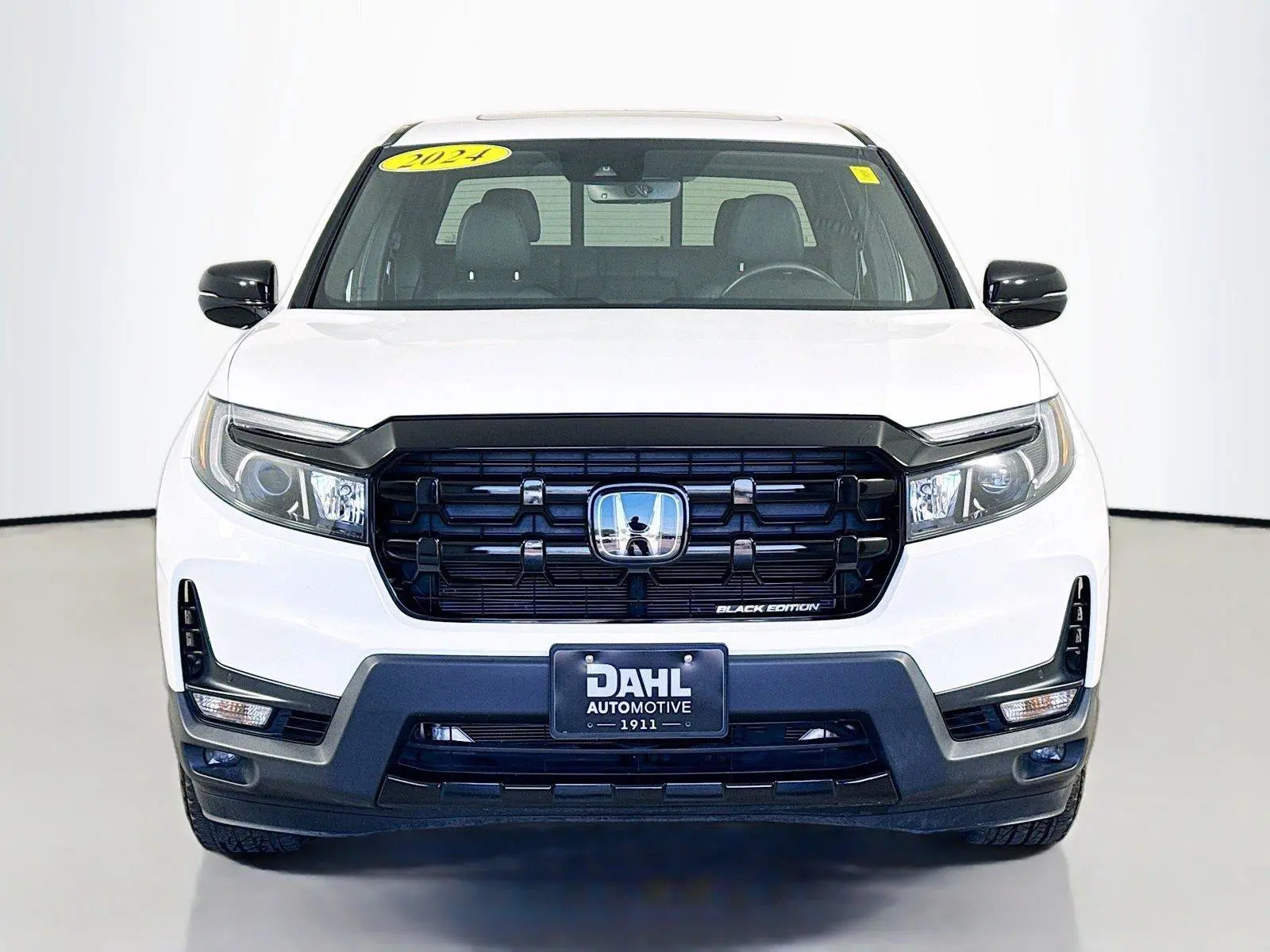 2024 Honda Ridgeline Black Edition photo 3