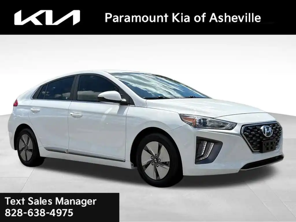 2022 Hyundai Ioniq Hybrid SE's photo