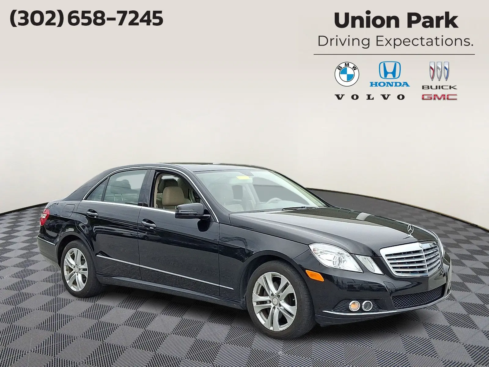 2011 Mercedes-Benz E-Class E350 Luxury 4MATIC photo 3
