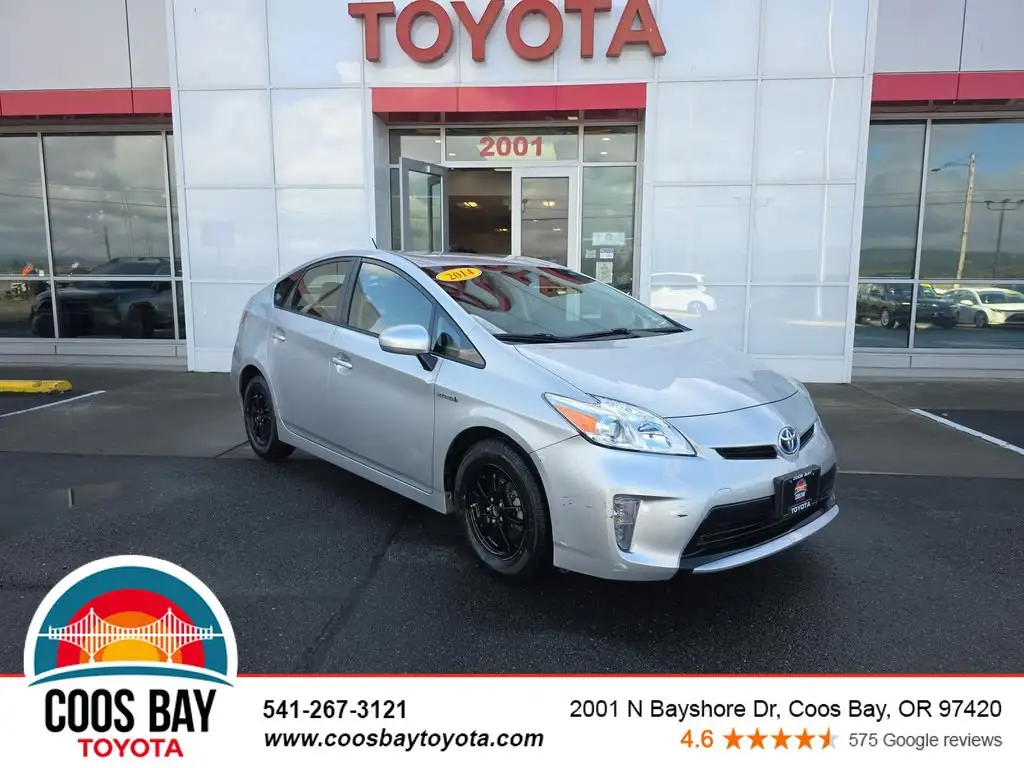 2014 Toyota Prius Three's photo