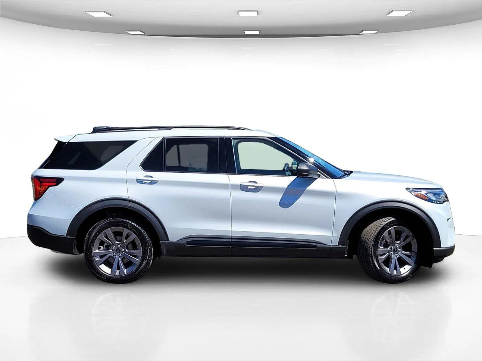 2026 Ford Explorer Active 4WD photo 5