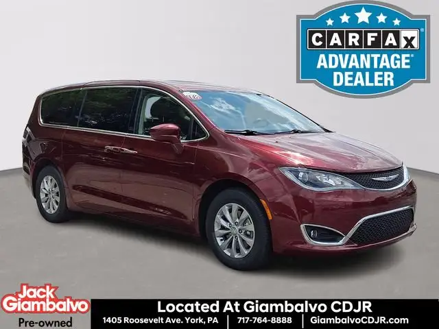 2018 Chrysler Pacifica Touring Plus photo 1
