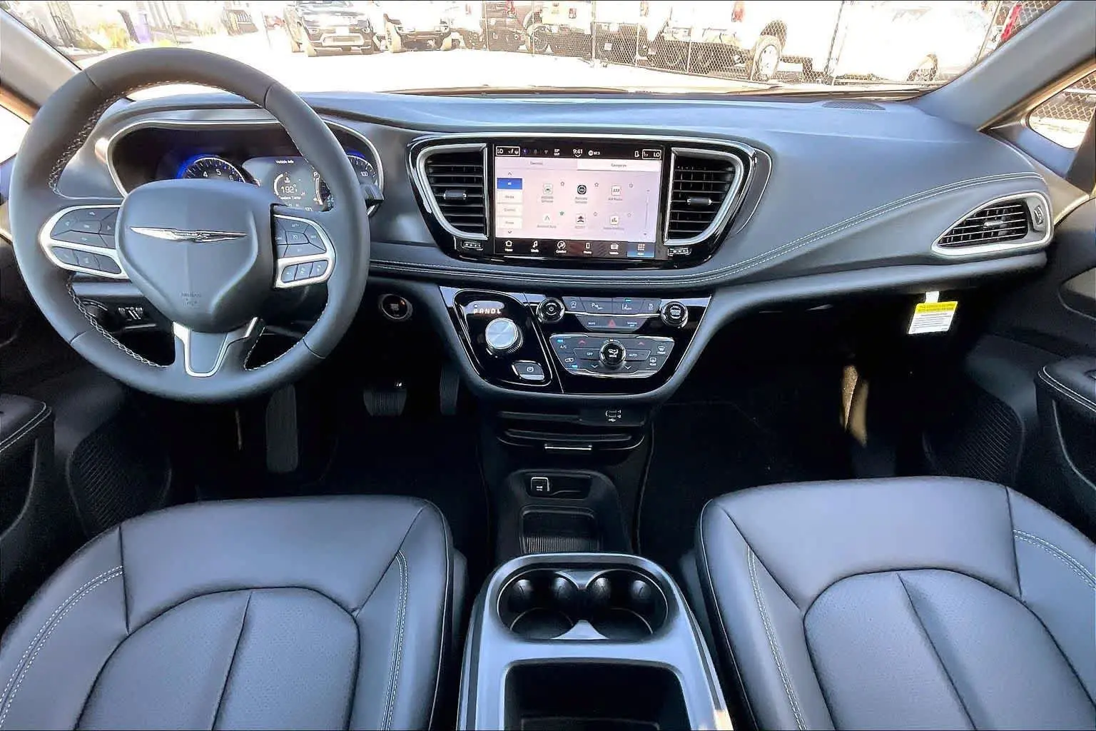 2026 Chrysler Pacifica Select AWD photo 5