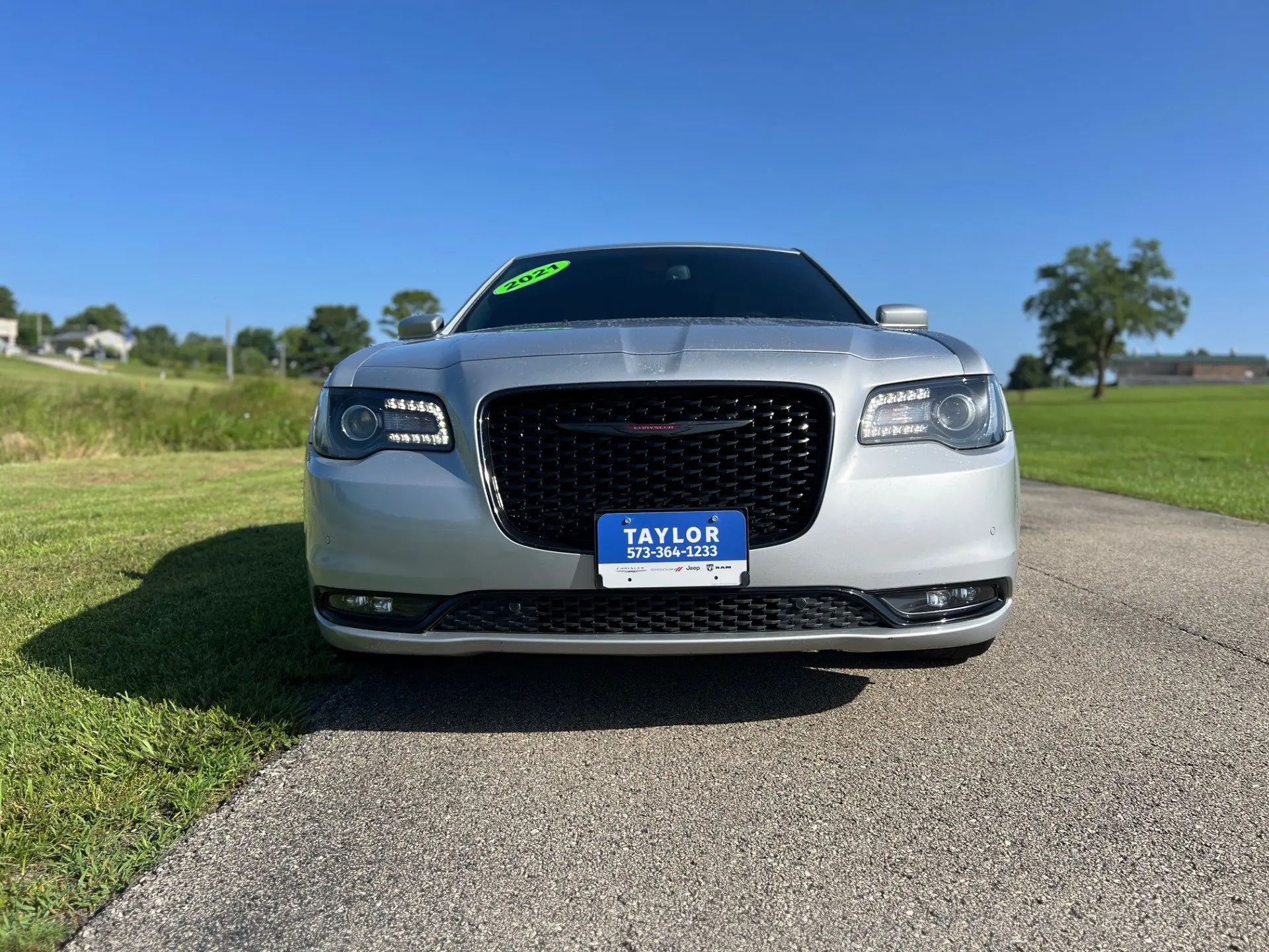 2021 Chrysler 300 S photo 3
