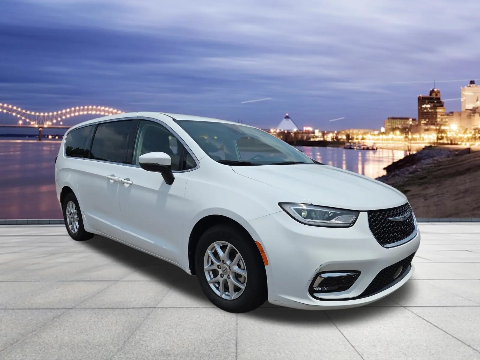 2023 Chrysler Pacifica Touring L photo 4