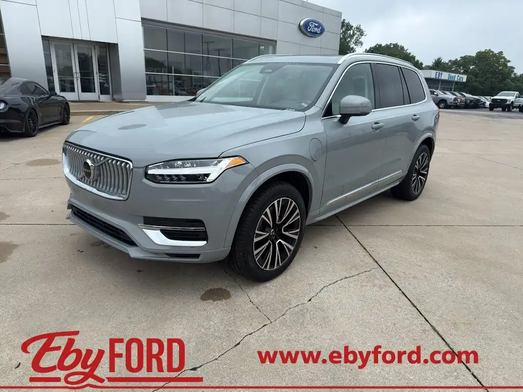 2025 Volvo XC90 T8 Recharge Core Bright 4WD's photo