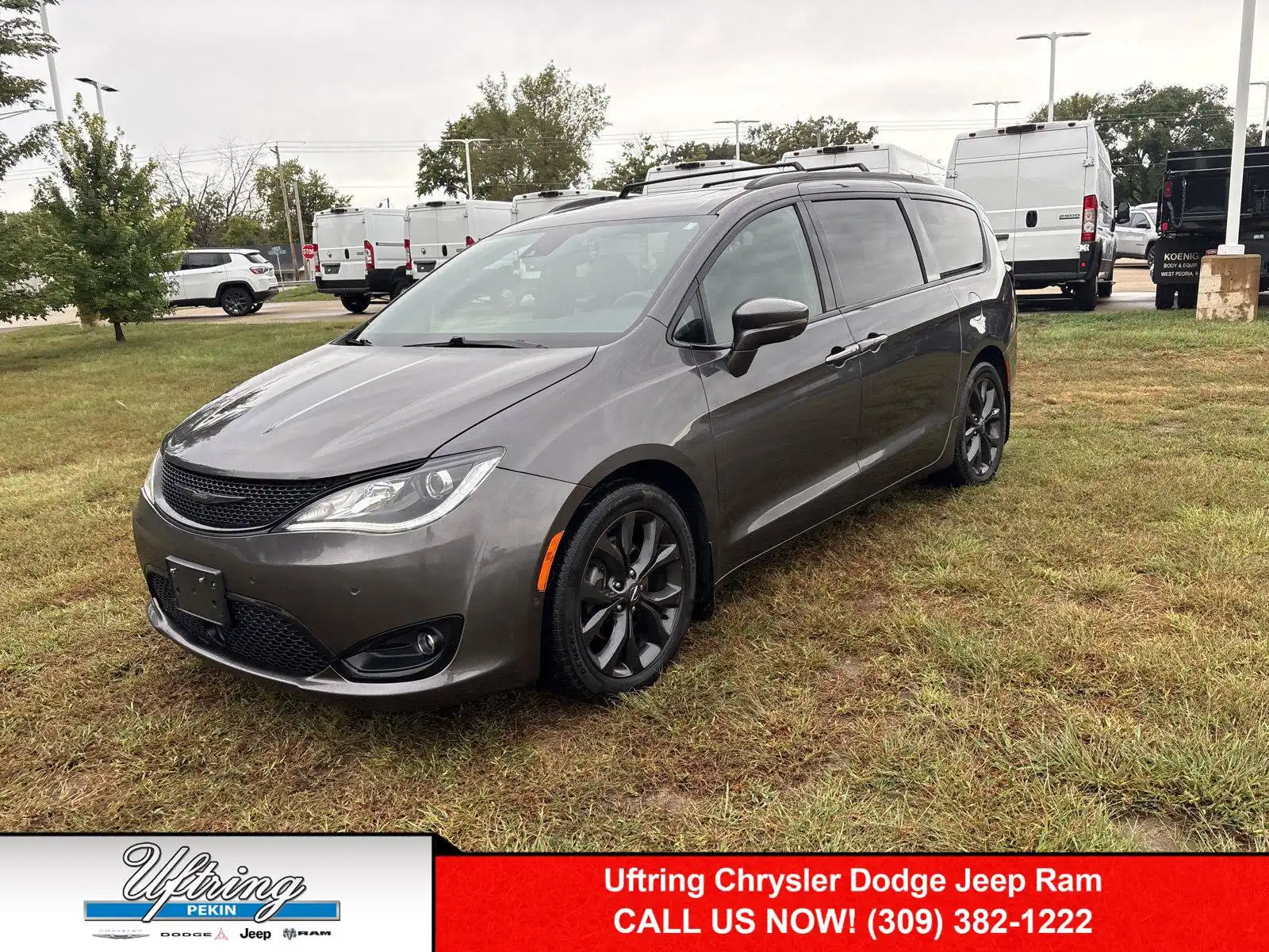 2020 Chrysler Pacifica Limited 35th Anniversary's photo