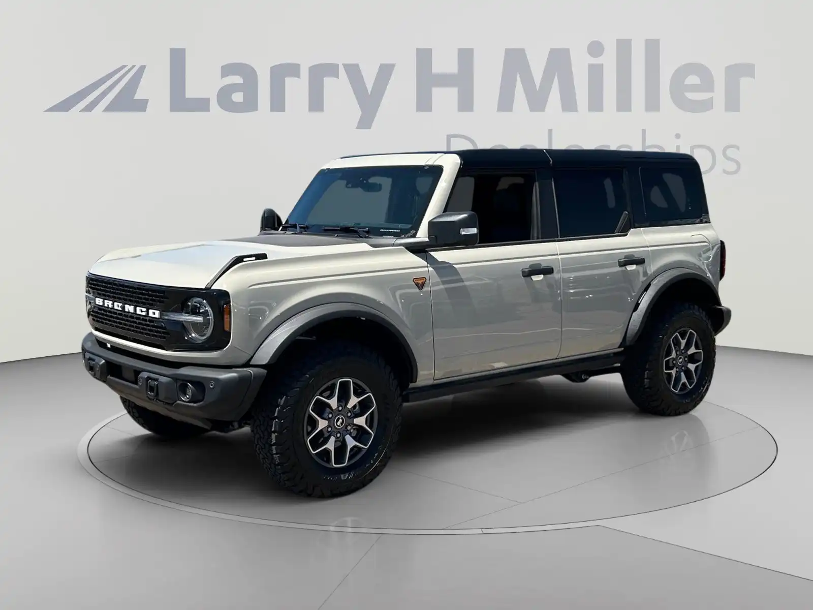 2025 Ford Bronco Badlands 4WD's photo