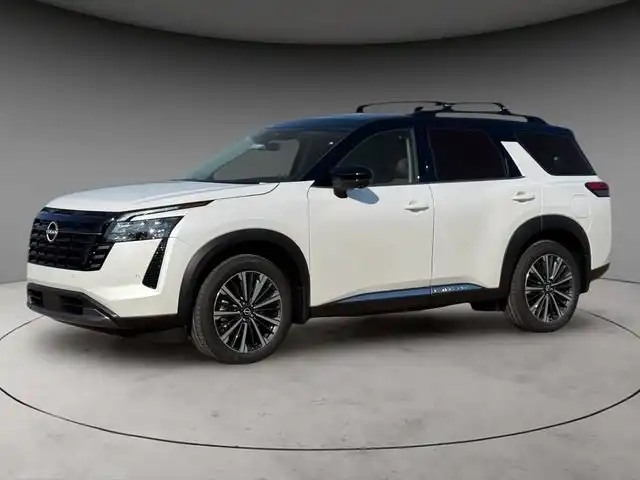 2026 Nissan Pathfinder Platinum 4WD's photo