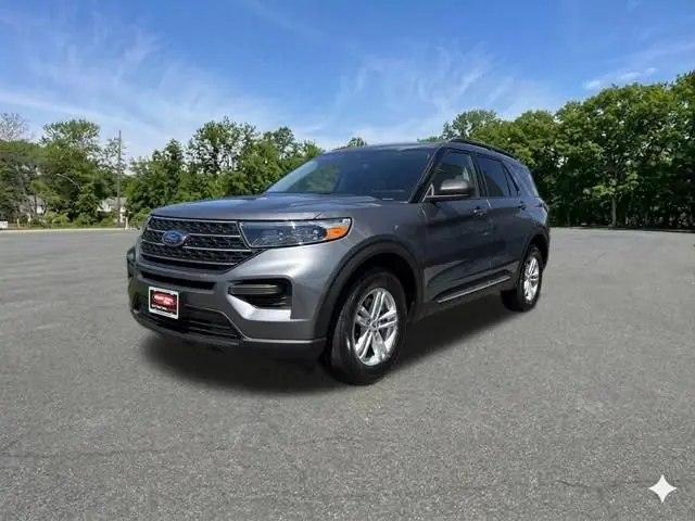 2024 Ford Explorer XLT 4WD photo 4