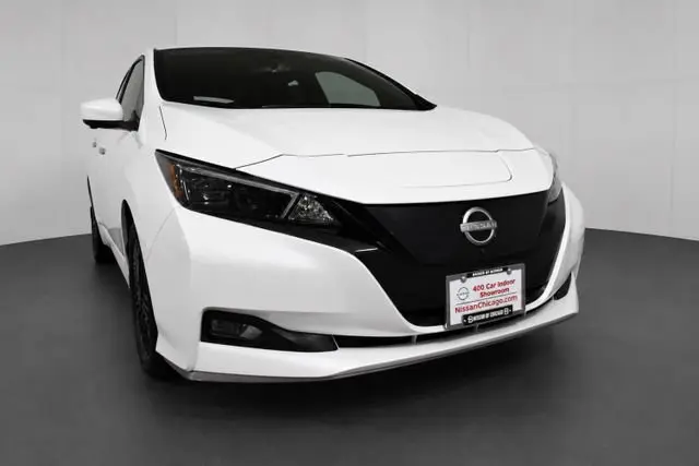 2023 Nissan Leaf SV Plus photo 3