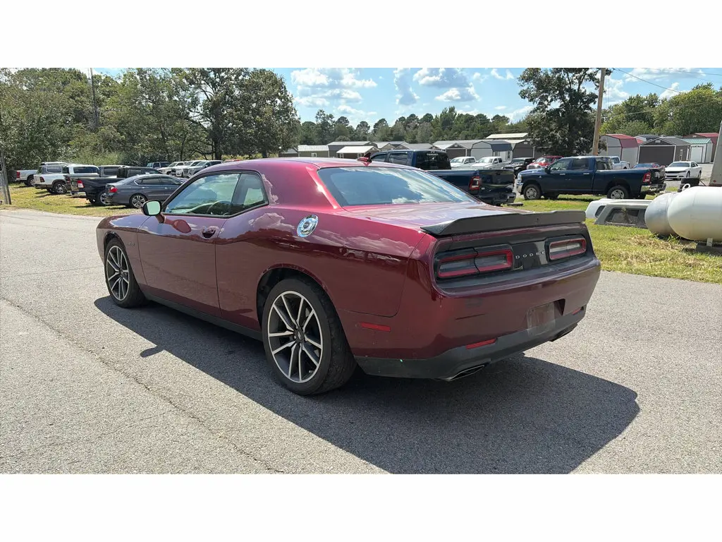 2023 Dodge Challenger R/T photo 4