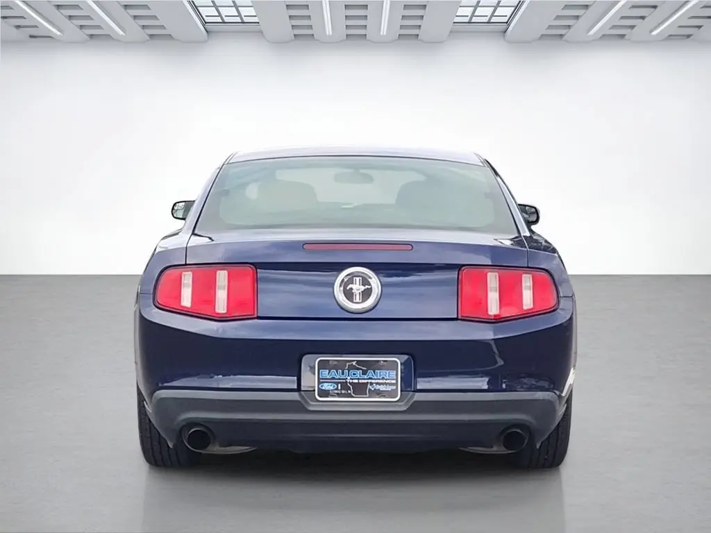 2012 Ford Mustang V6 photo 4
