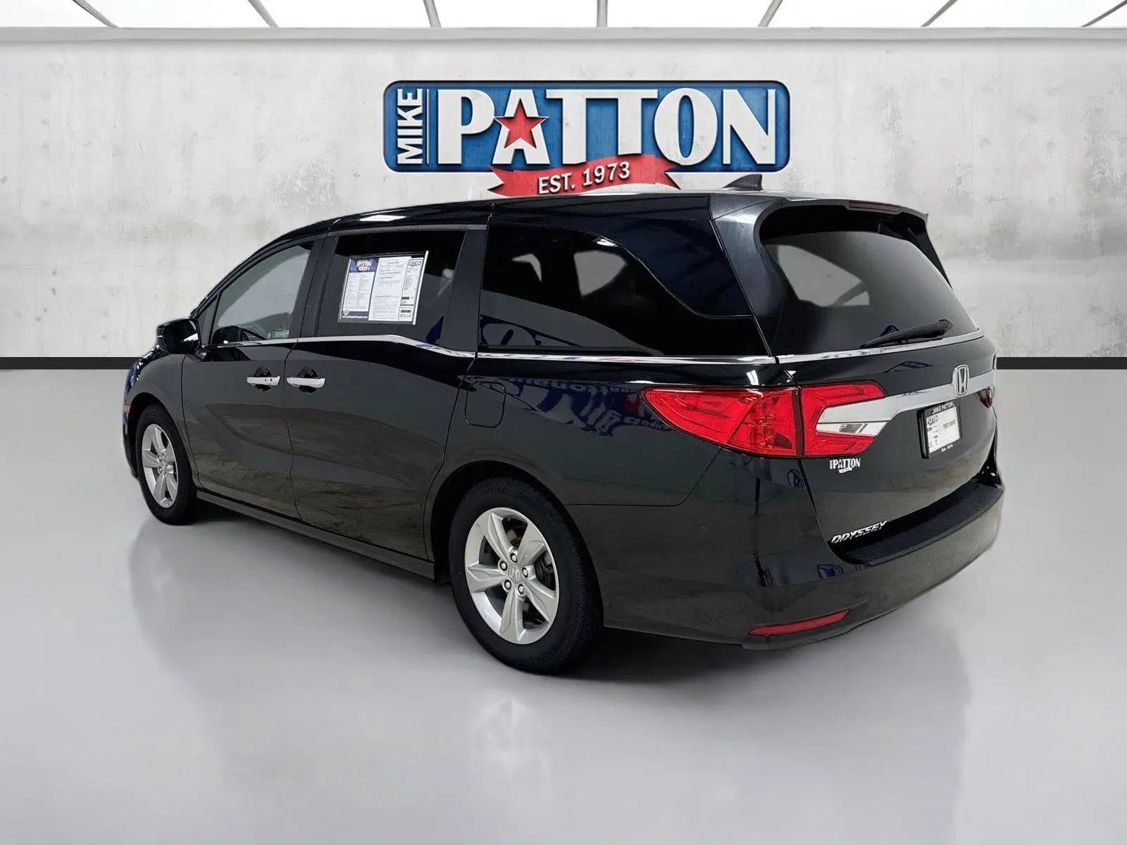 2019 Honda Odyssey EX-L with RES & Navigation photo 5