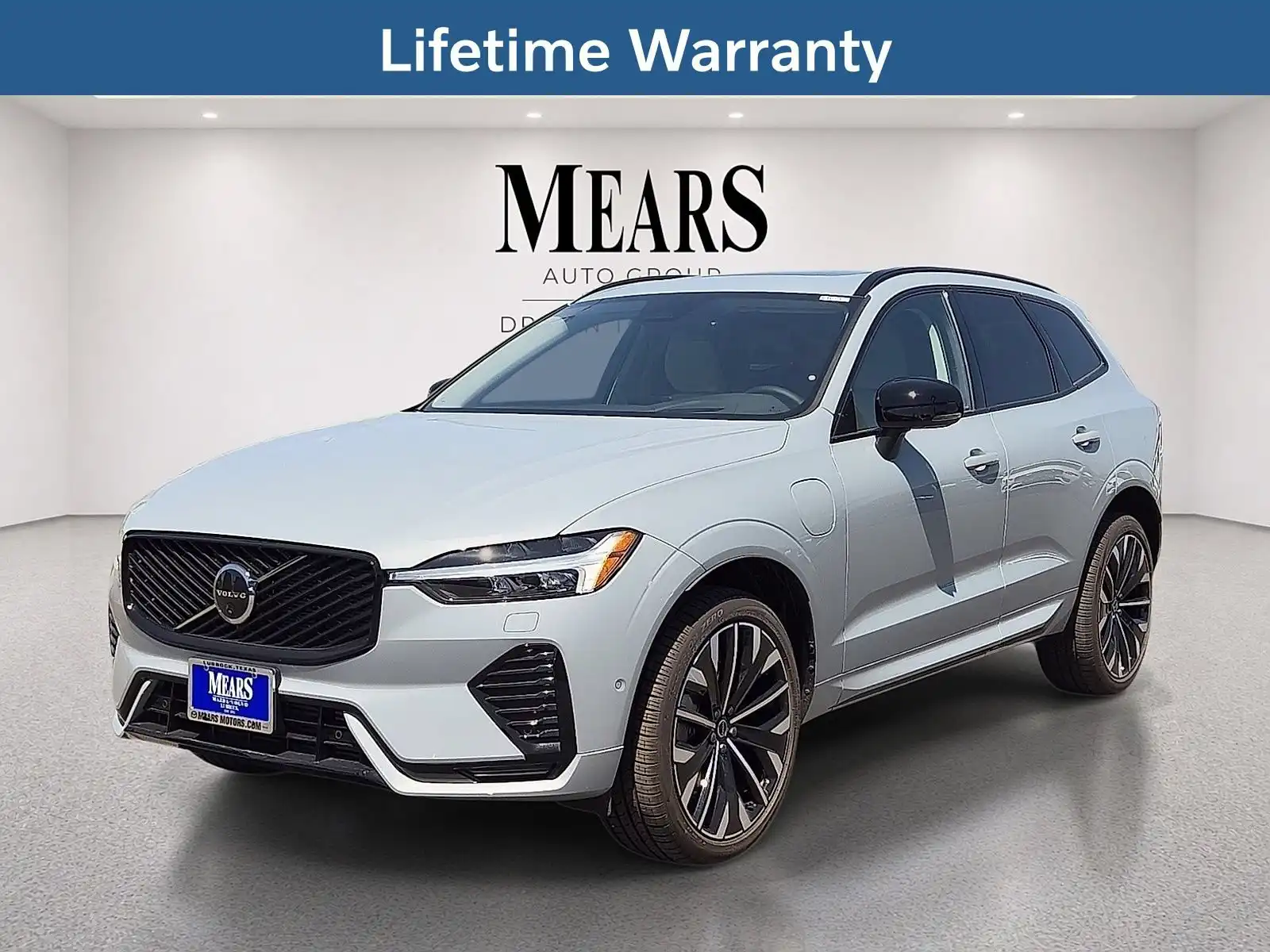 2026 Volvo XC60 T8 Ultra Dark AWD's photo