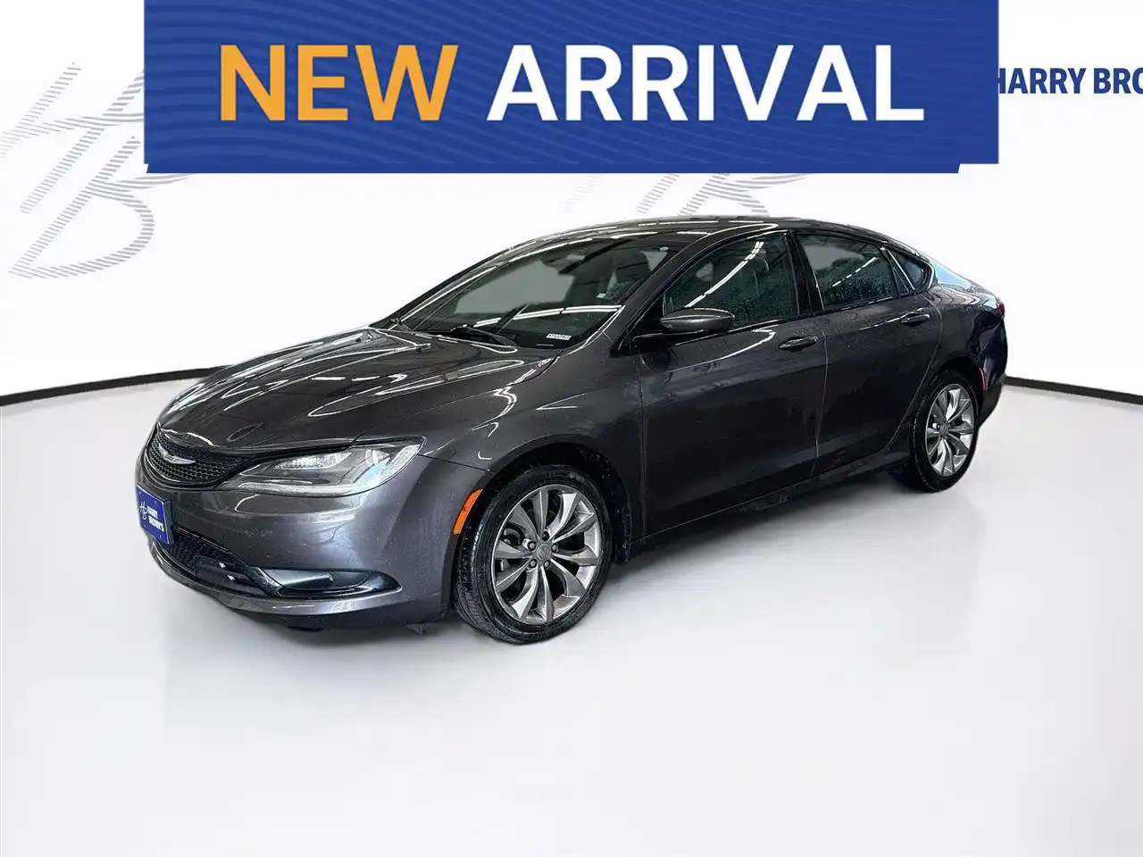 2015 Chrysler 200 S's photo