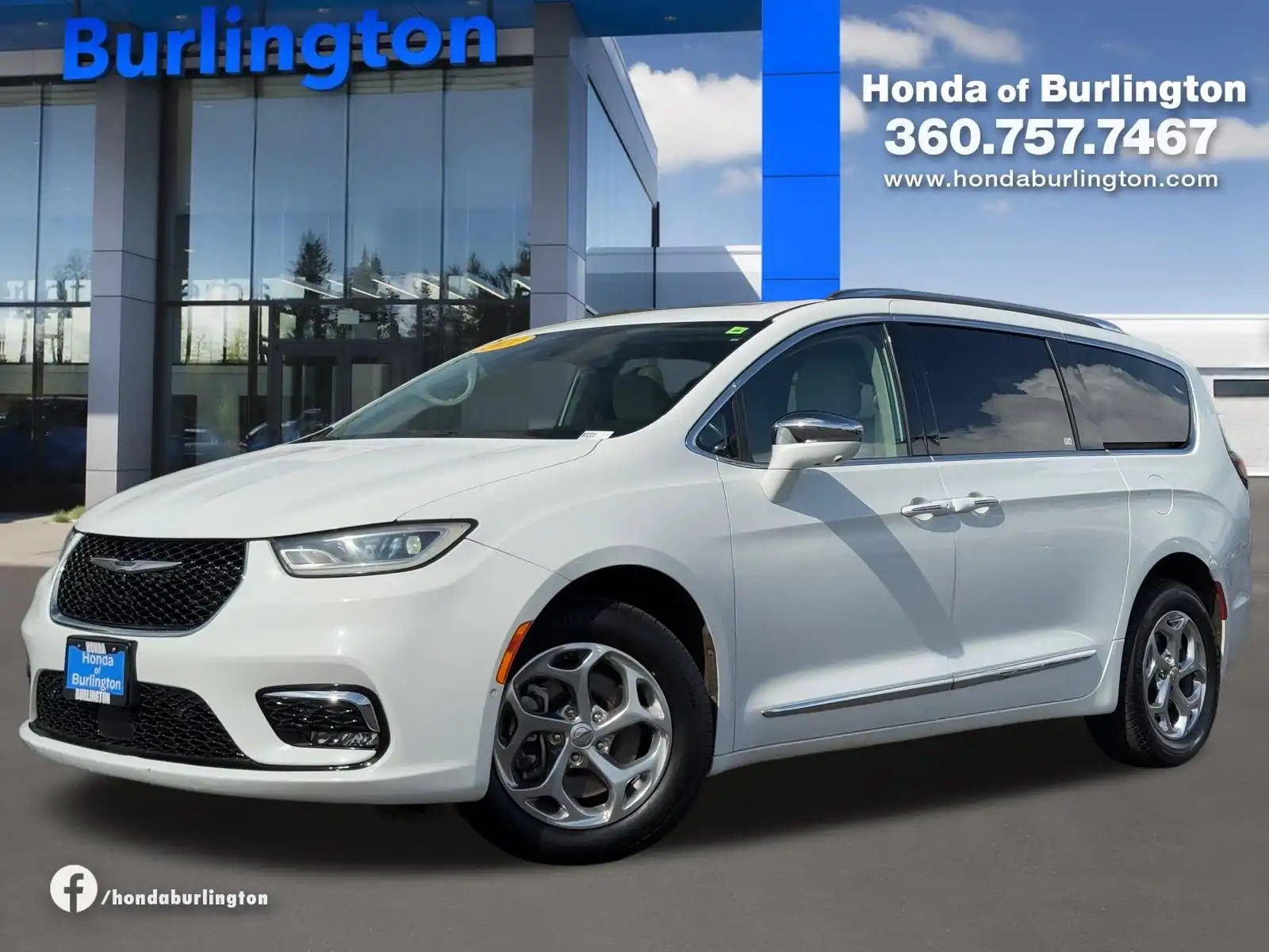 2021 Chrysler Pacifica Limited's photo