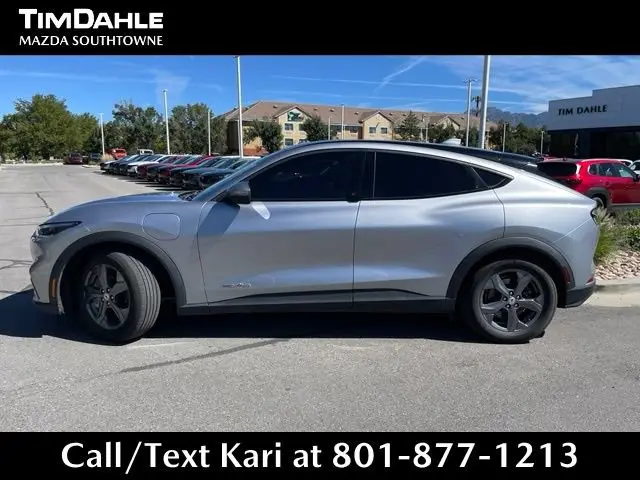 2021 Ford Mustang-Mach-e Select photo 4