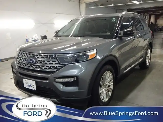 2022 Ford Explorer Hybrid Limited's photo