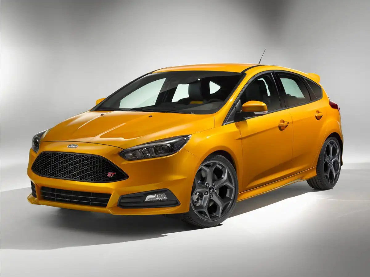 2015 Ford Focus ST Hatchback 5-Door's photo
