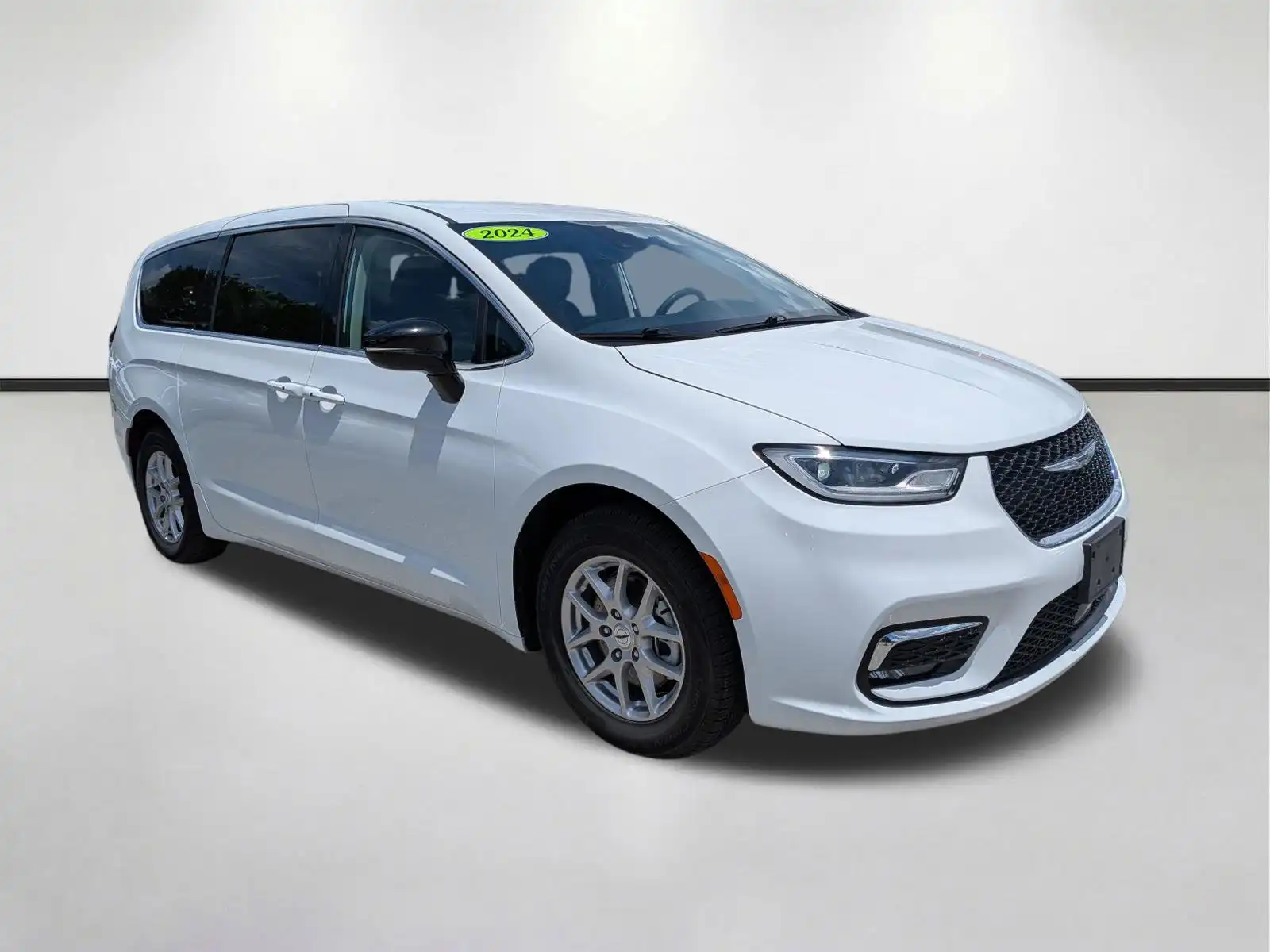 2024 Chrysler Pacifica Touring L's photo