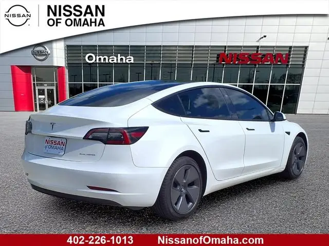2023 Tesla Model 3 Long Range photo 3