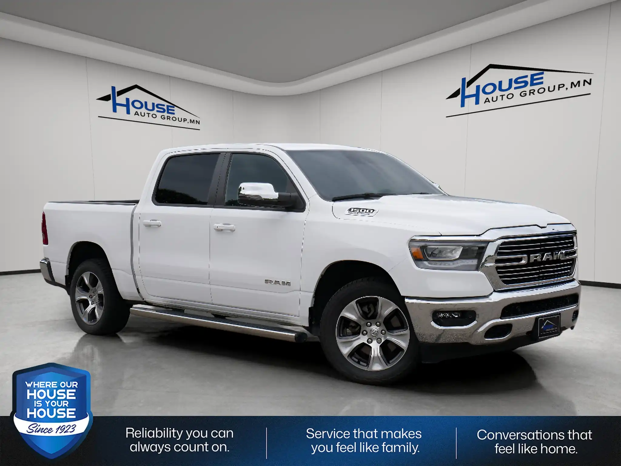 2023 RAM 1500 Laramie 4WD Crew Cab 5'7's photo