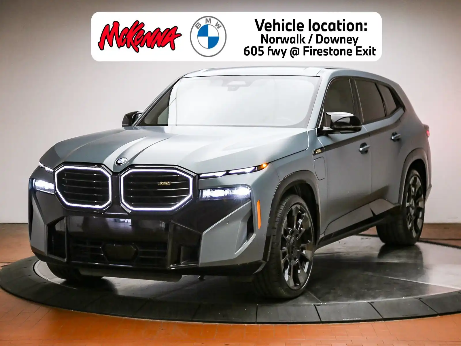 2023 BMW XM Base's photo