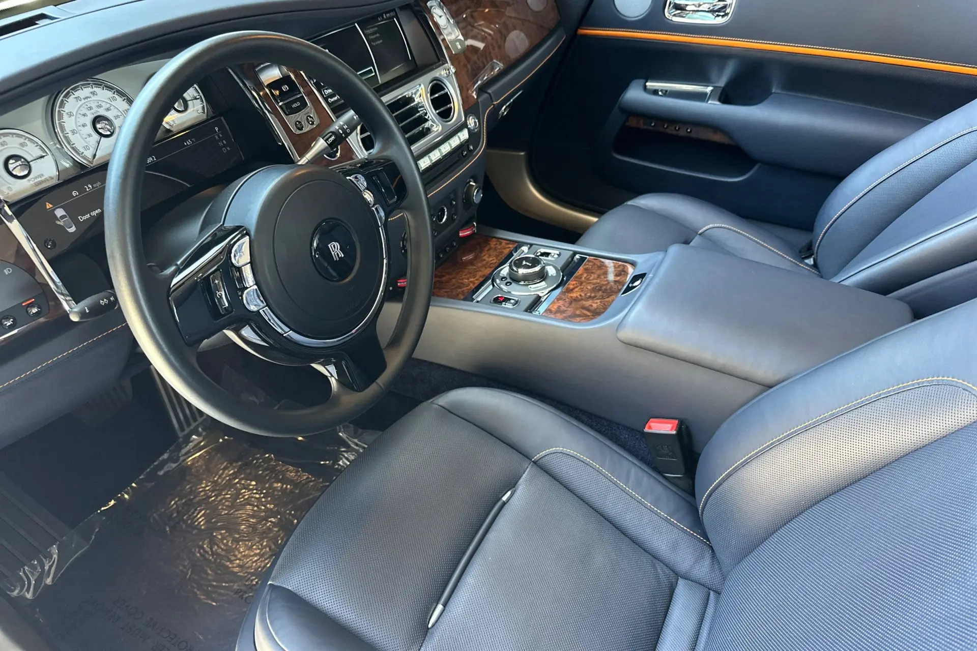2019 Rolls-Royce Dawn Base photo 4