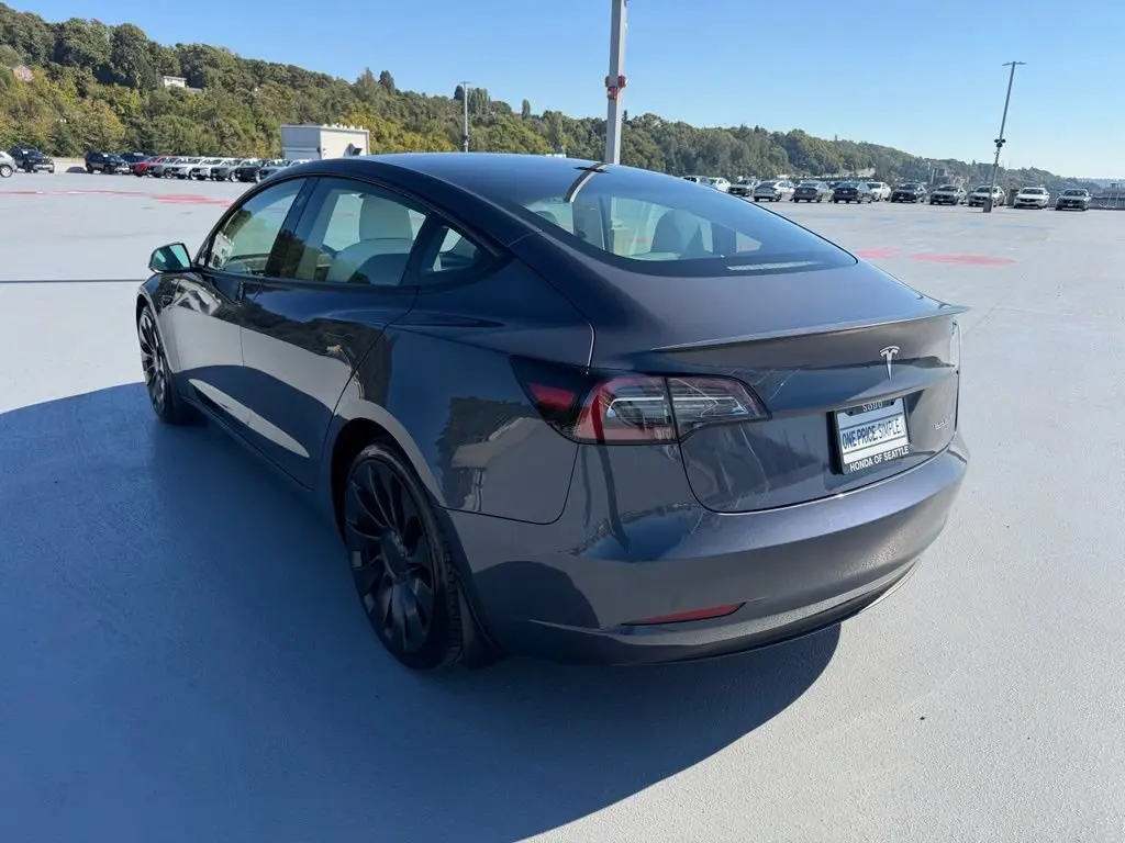 2023 Tesla Model 3 Performance photo 5