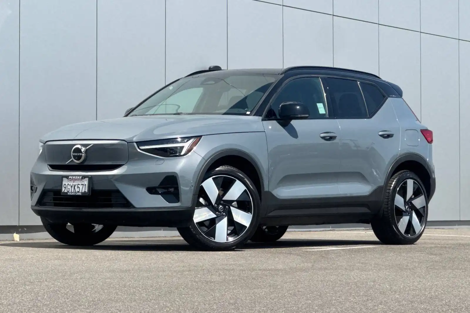 2023 Volvo XC40 P8 Recharge Ultimate AWD's photo