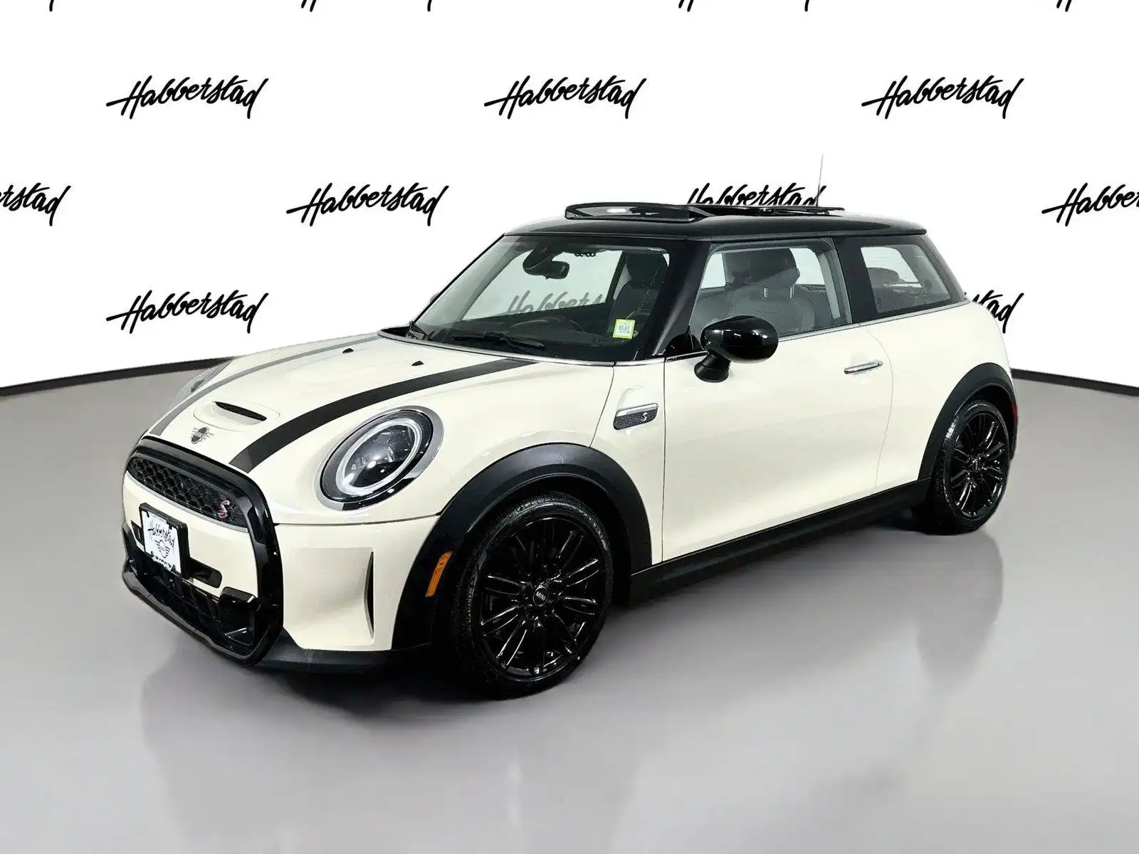 2022 MINI Hardtop Cooper S's photo