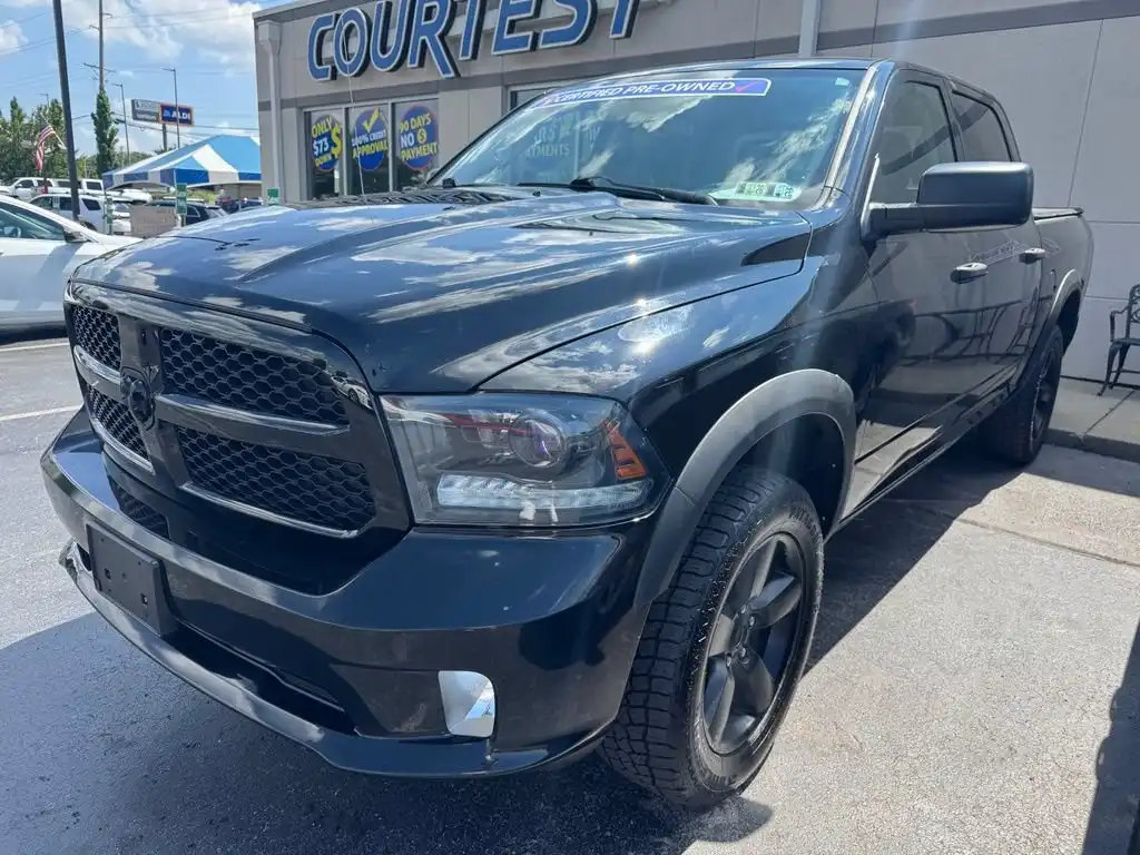 2015 RAM 1500 Express 4x4 Crew Cab's photo