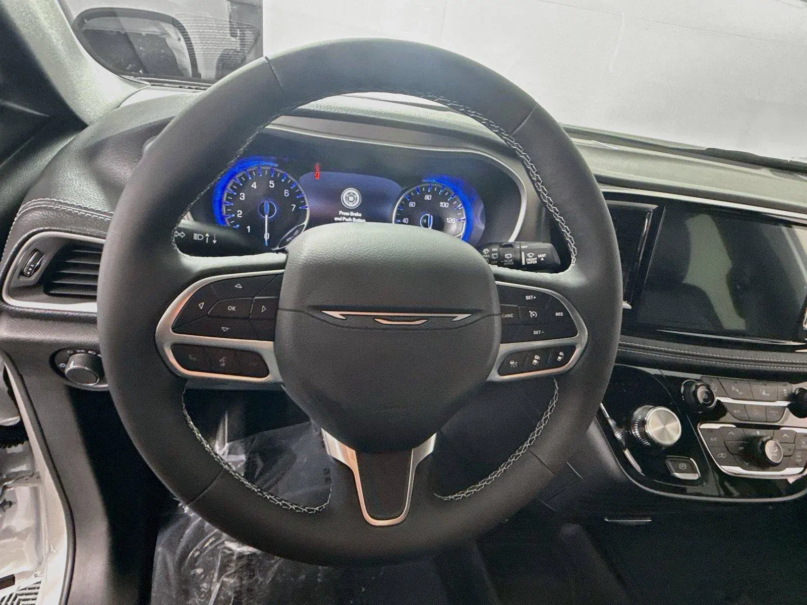 2027 Chrysler Pacifica Select AWD photo 5