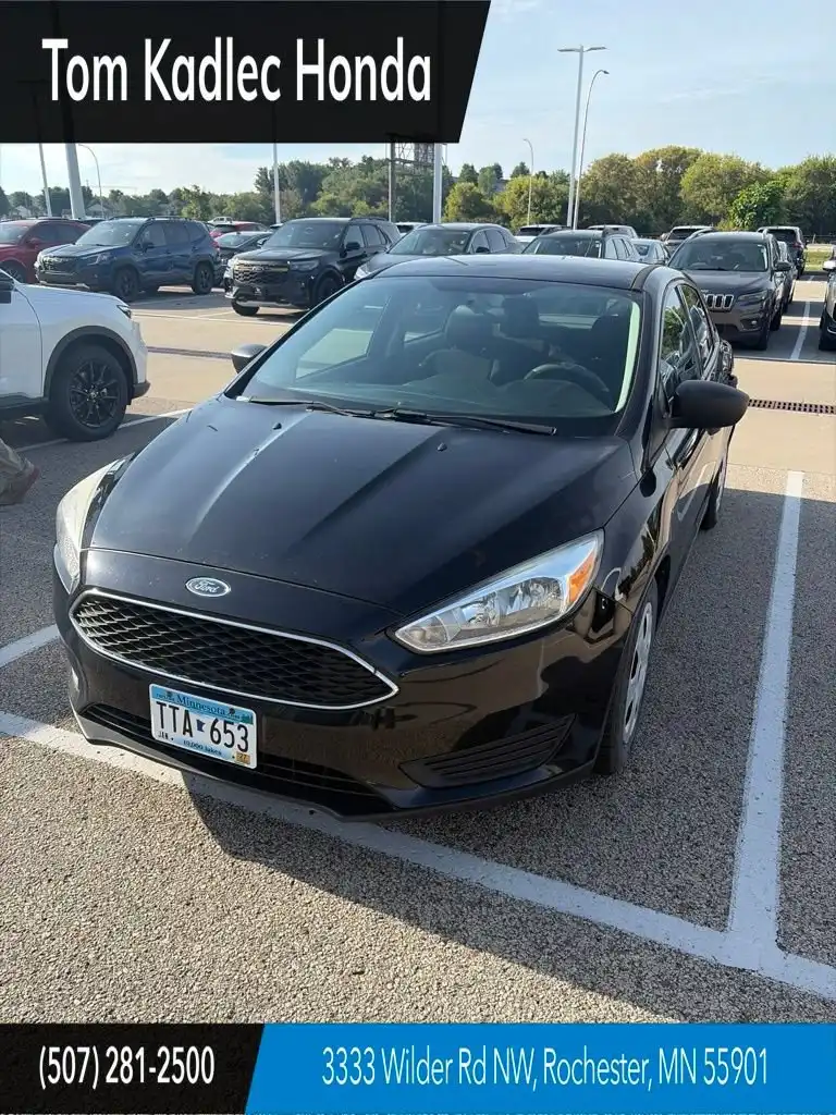 2016 Ford Focus S Sedan's photo