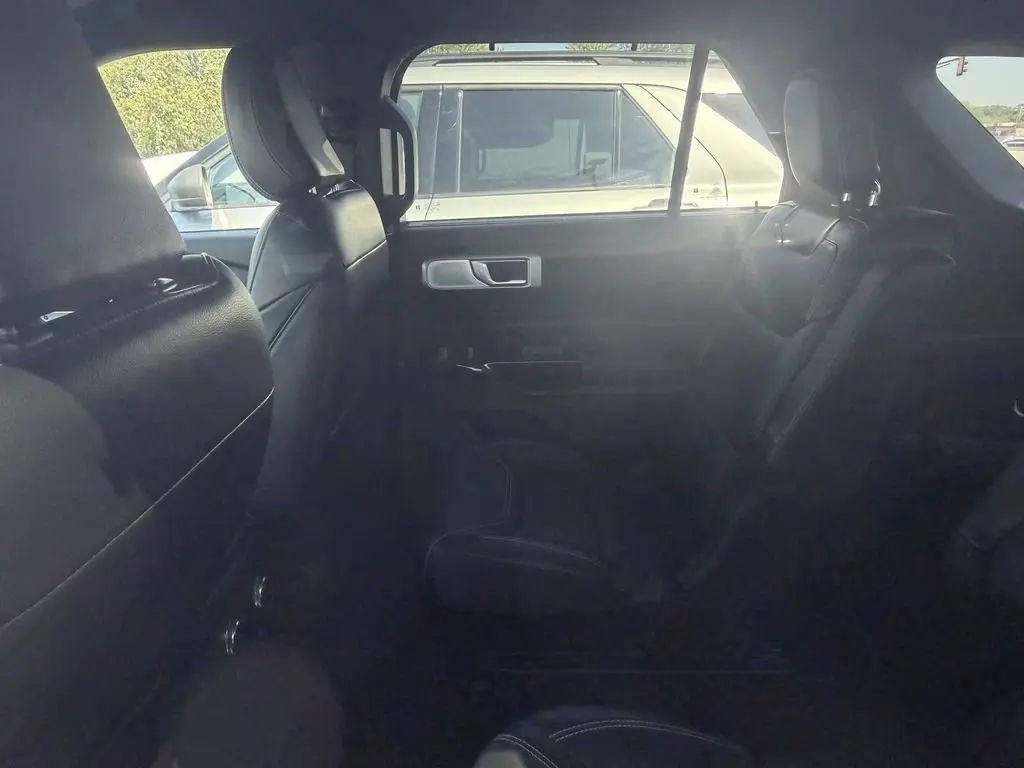 2023 Ford Explorer ST 4WD photo 4