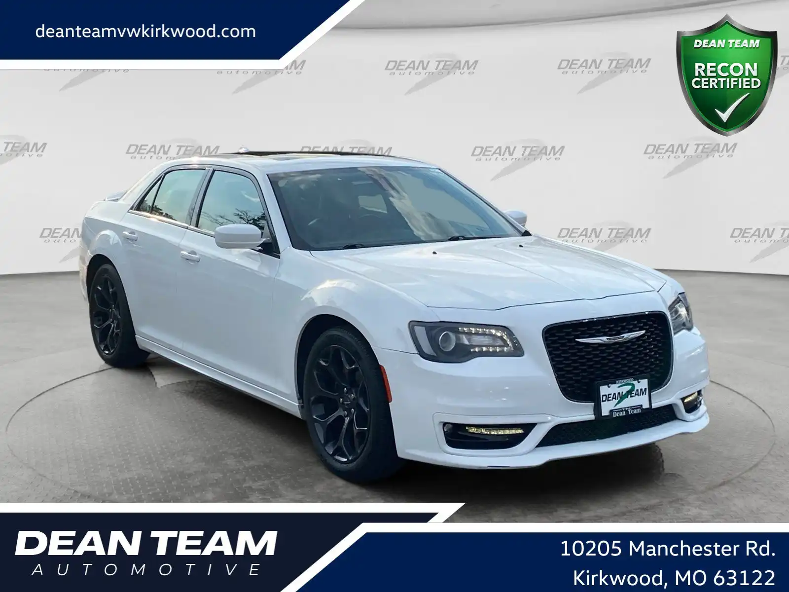 2019 Chrysler 300 S's photo