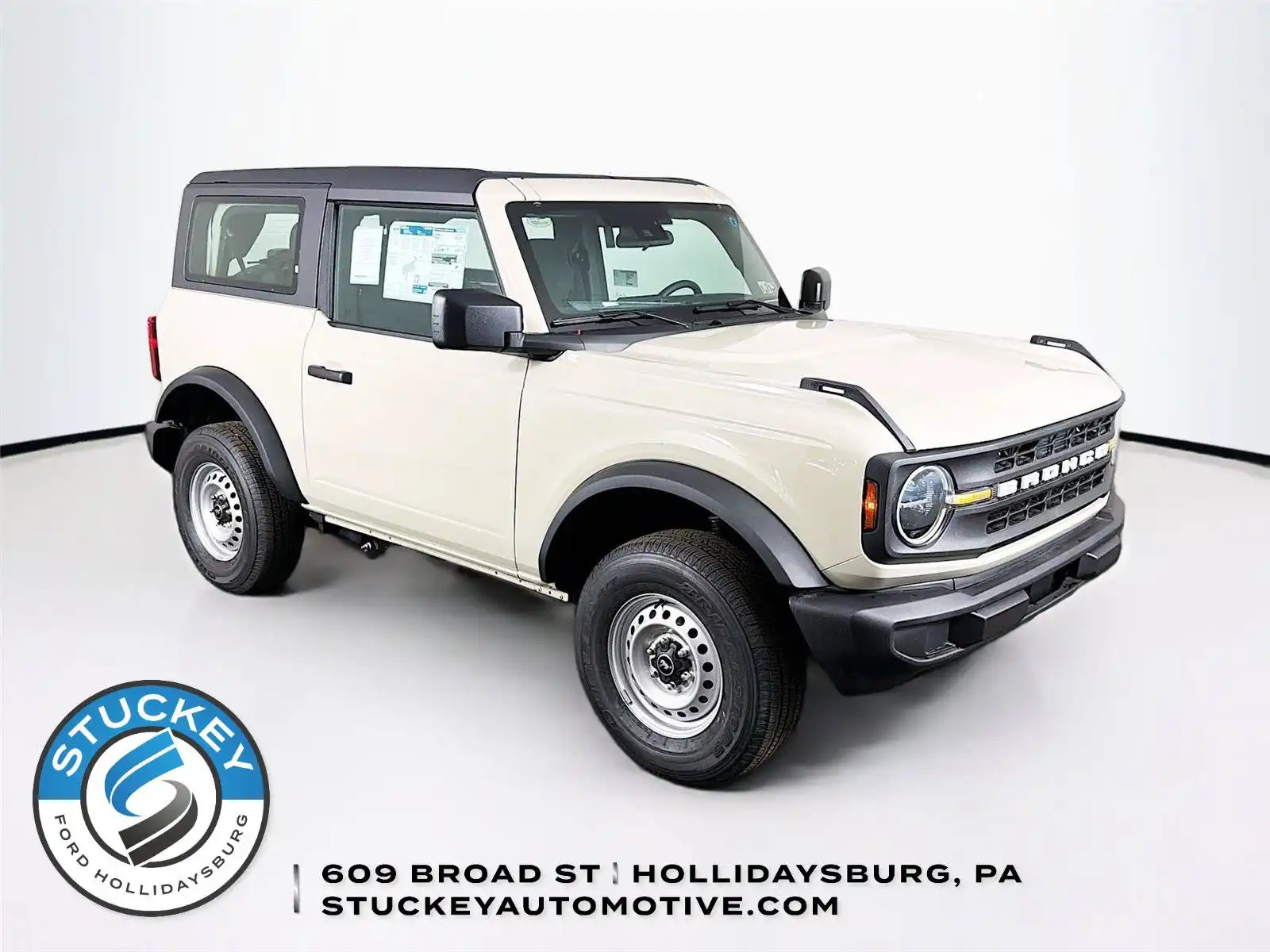 2025 Ford Bronco Base 4WD's photo