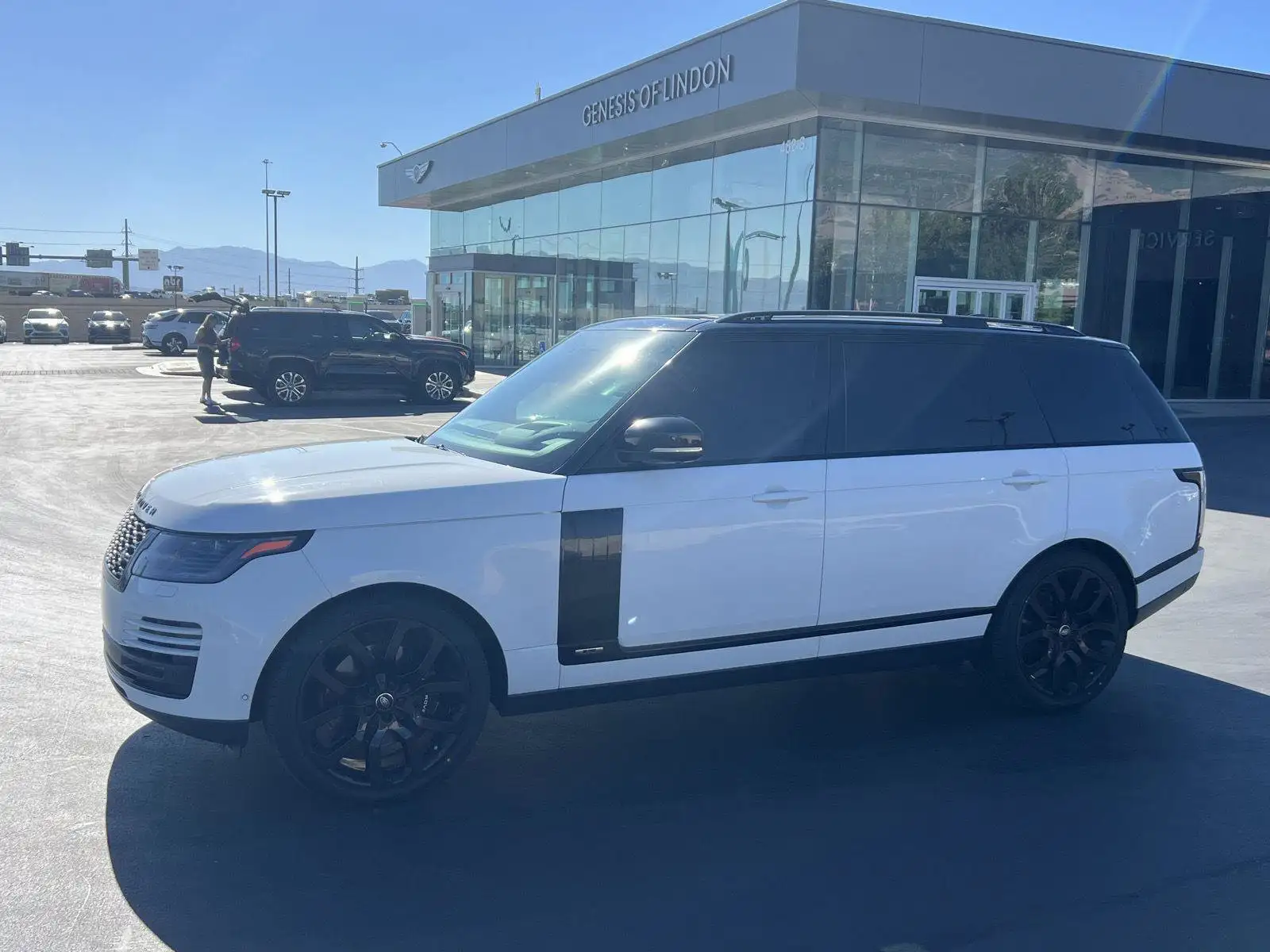 2020 Land Rover Range Rover 5.0 P525 HSE LWB's photo
