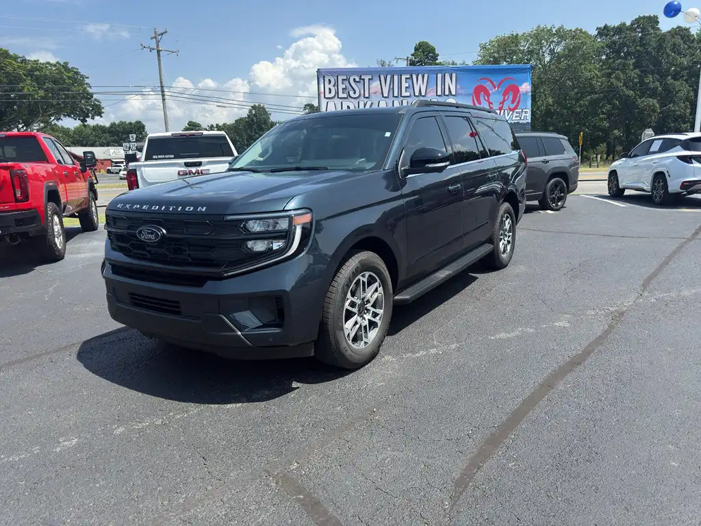 2026 Ford Expedition Active MAX's photo