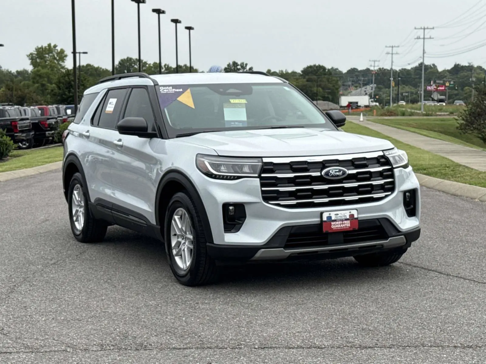 2026 Ford Explorer Active w/100A Pkg photo 3