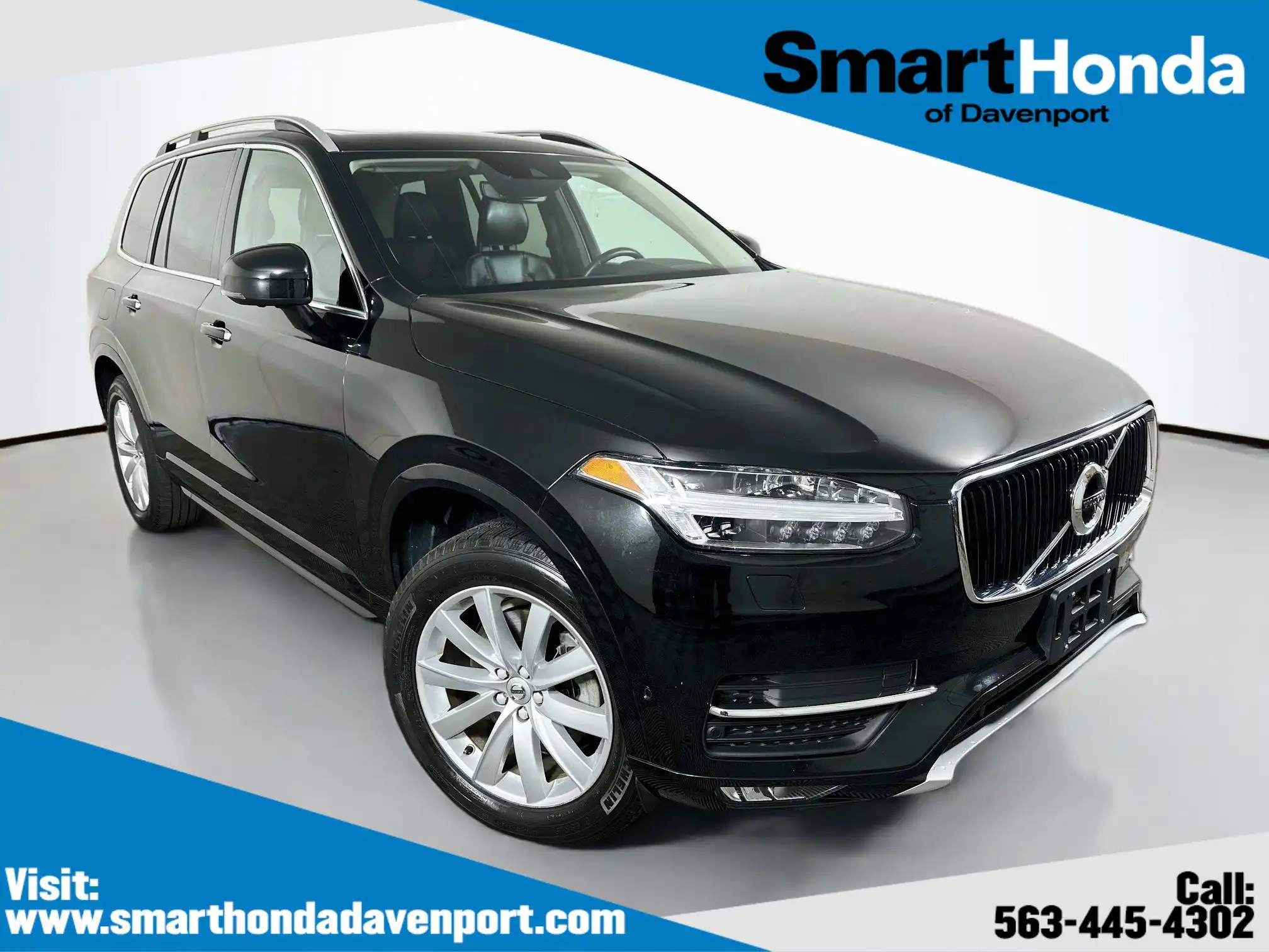 2018 Volvo XC90 T6 AWD Momentum's photo