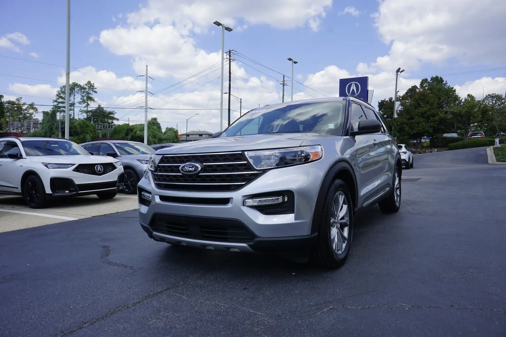 2023 Ford Explorer XLT RWD's photo