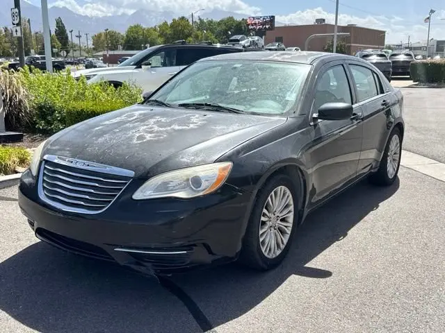 2012 Chrysler 200 LX photo 5