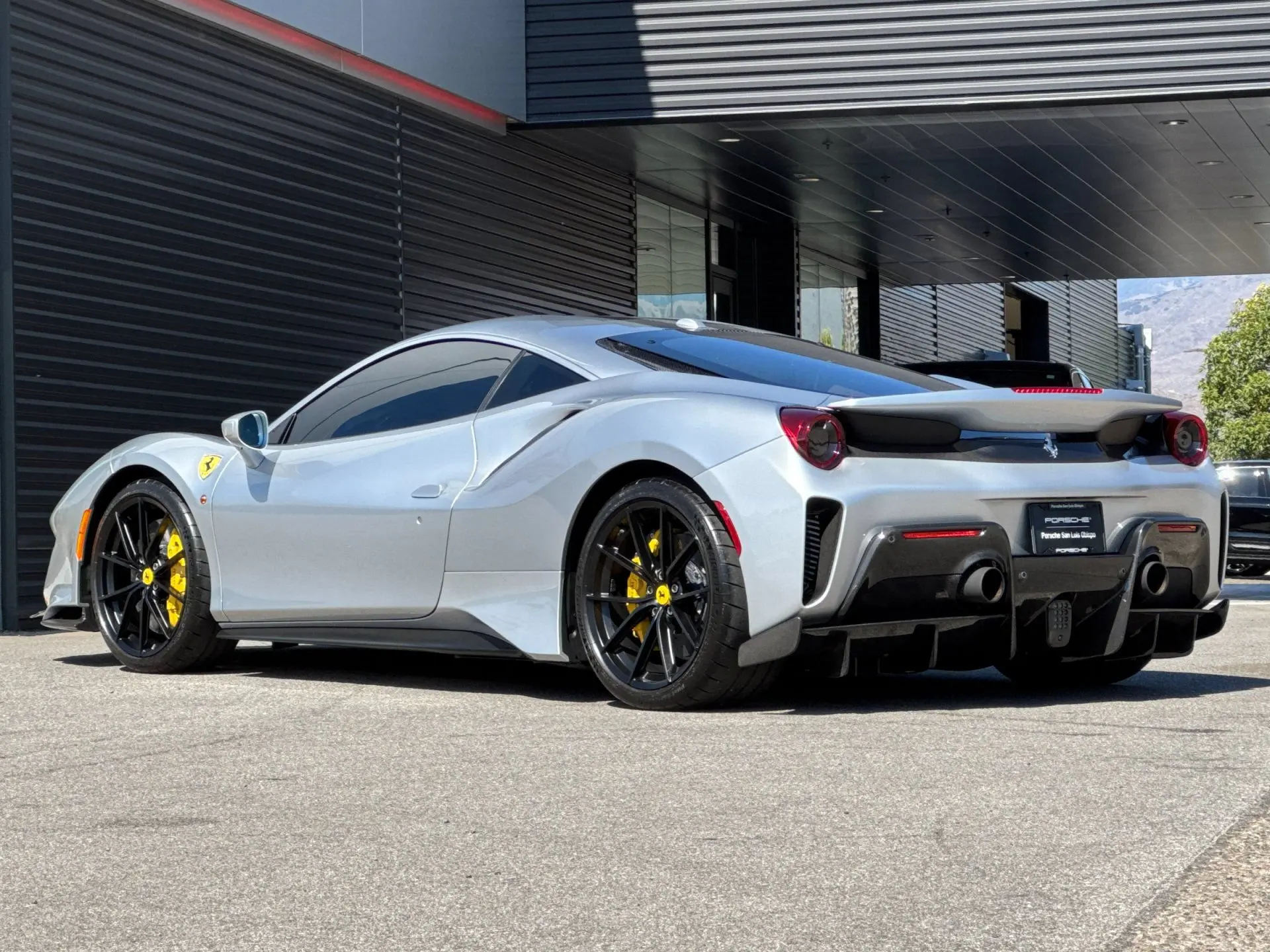 2019 Ferrari 488 Base photo 3