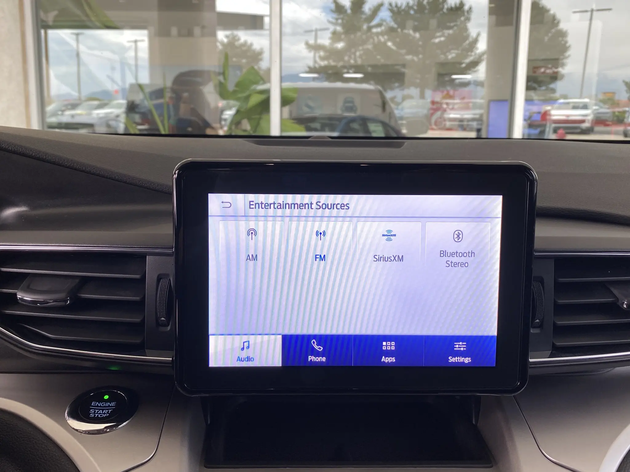 2020 Ford Explorer XLT 4WD photo 3