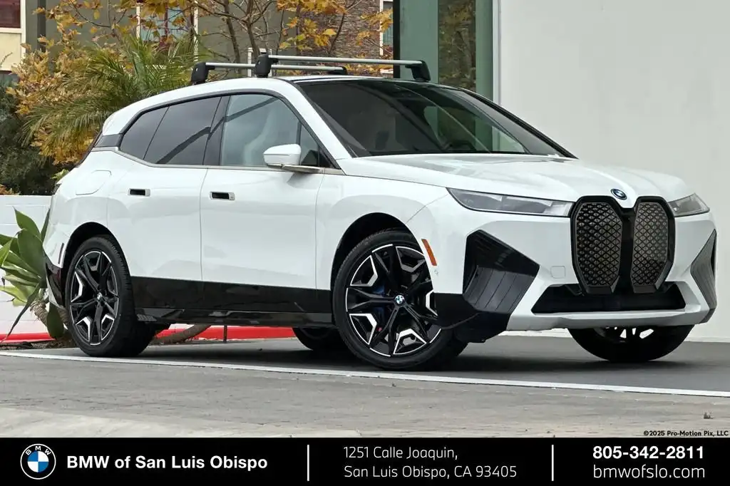 2024 BMW iX xDrive50's photo