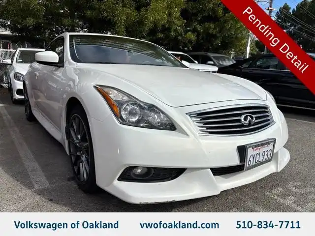 2013 INFINITI G IPL Convertible's photo